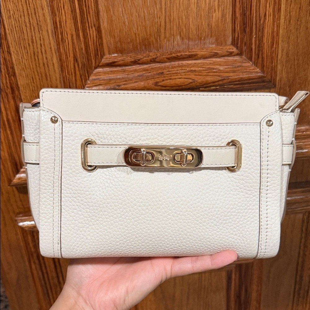Coach Swagger wristlet/small crossbody bag (ivory/cream) - Picture 6 of 11